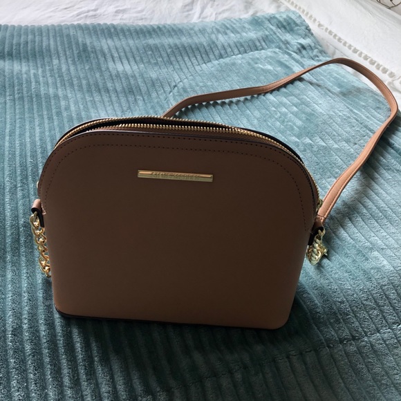 Steve Madden Handbags - Steve Madden Tannish Purse